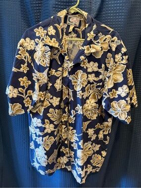 Men's Navy & Cream Floral Casual Button-Down Shirt